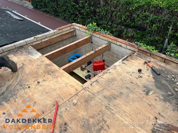 Plat dak vervangen met open constructie in Woudenberg Plat dak vervangen met open constructie in Woudenberg
