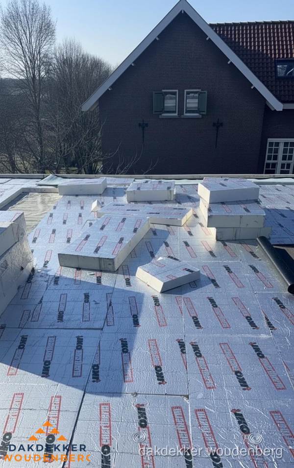 IKO PIR isolatieplaten op plat dak in Woudenberg IKO PIR isolatieplaten op plat dak in Woudenberg