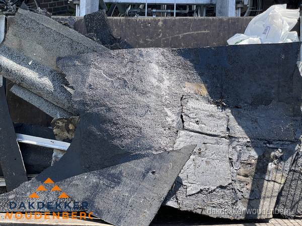 Kosten dakrenovatie: afvoer oud dakmateriaal in Woudenberg Kosten dakrenovatie: afvoer oud dakmateriaal in Woudenberg