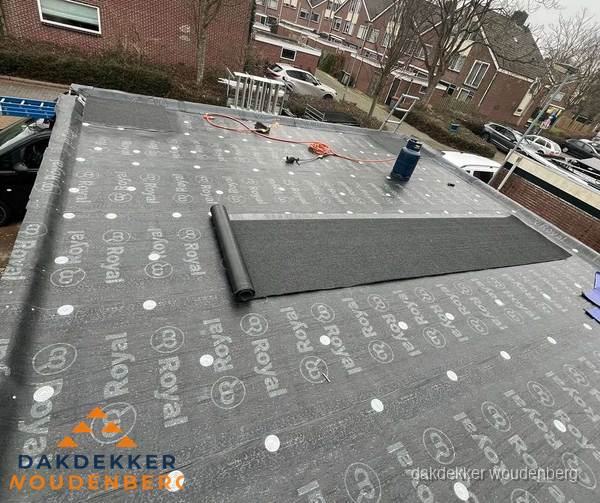 Dakrenovatie plat dak met bitumen dakbedekking in Woudenberg Dakrenovatie plat dak met bitumen dakbedekking in Woudenberg