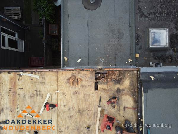 Dakschade en renovatie plat dak vanuit de lucht in Woudenberg Dakschade en renovatie plat dak vanuit de lucht in Woudenberg
