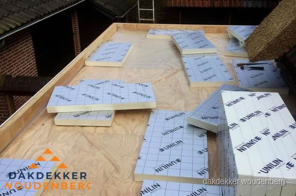 PIR isolatieplaten leggen op plat dak in Woudenberg PIR isolatieplaten leggen op plat dak in Woudenberg