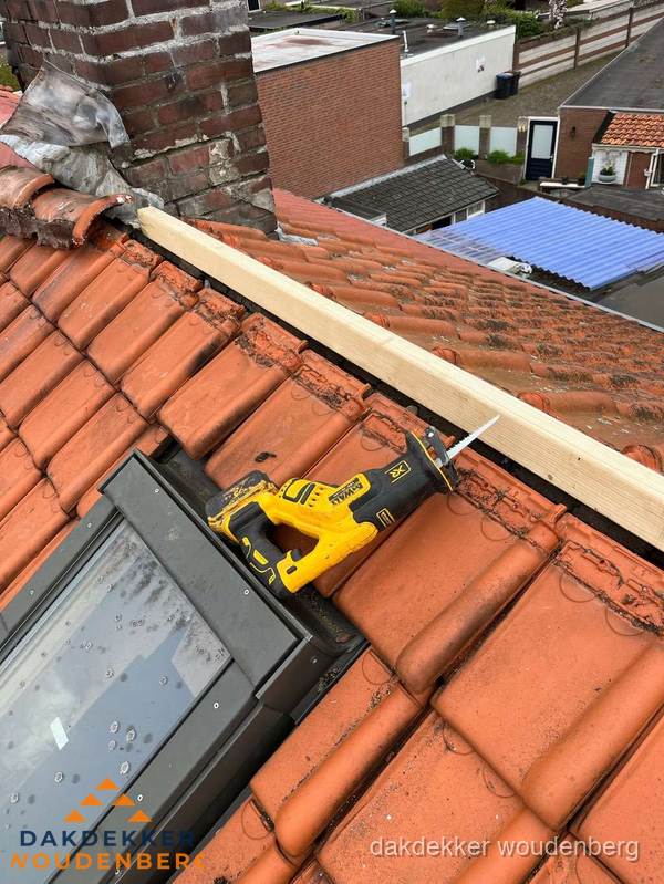 Kosten dak vervangen: werkzaamheden aan pannendak in Woudenberg Kosten dak vervangen: werkzaamheden aan pannendak in Woudenberg