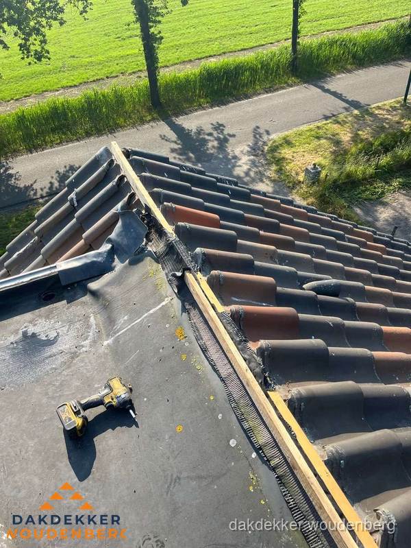 Kosten dakgoot vervangen: werkzaamheden aan dakrand in Woudenberg Kosten dakgoot vervangen: werkzaamheden aan dakrand in Woudenberg